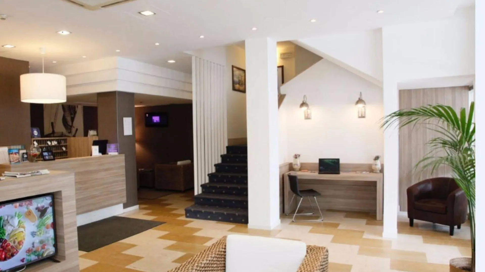 Hotel Majorca Sul Mare In Centro A Riccione