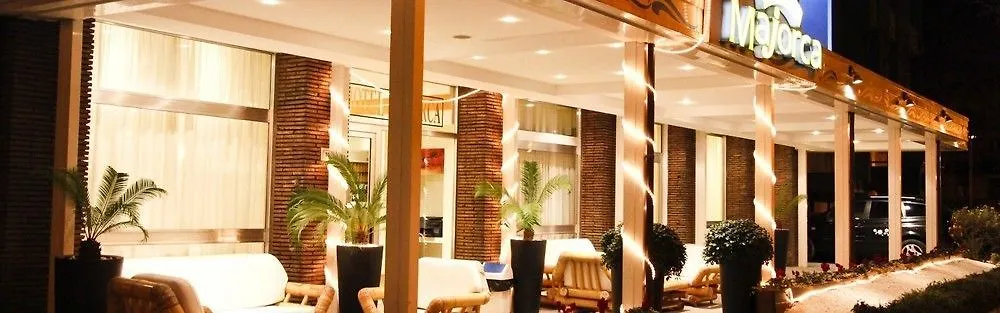 Hotel Majorca Sul Mare In Centro A Riccione