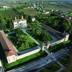 Летний дом Castello Di