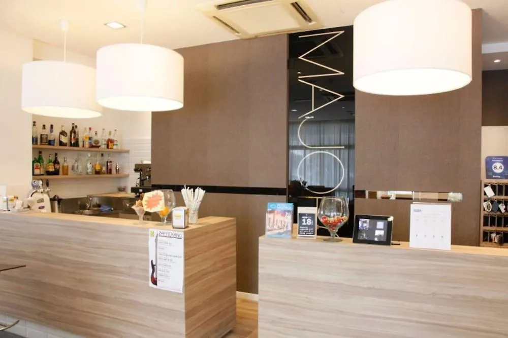 Hotel Majorca Sul Mare In Centro A Riccione