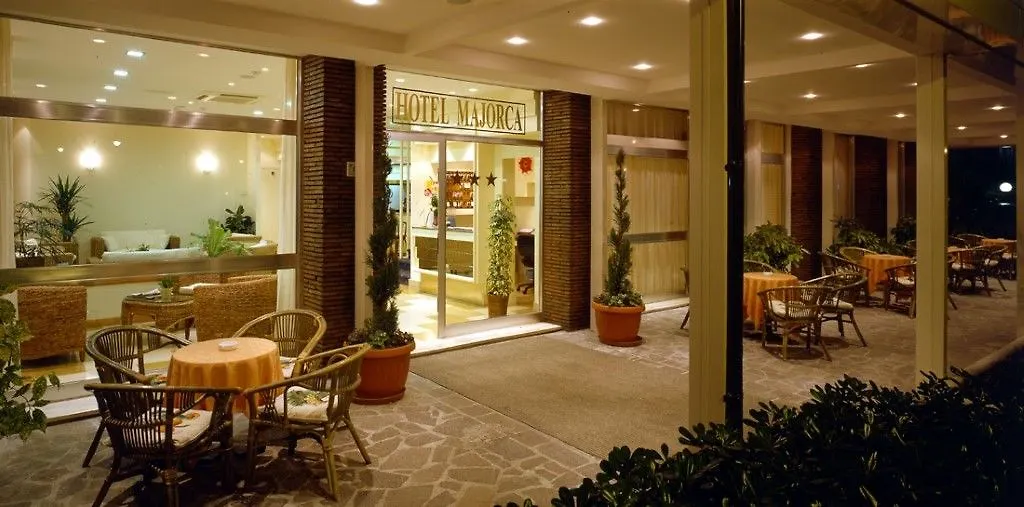 Hotel Majorca Sul Mare In Centro A Riccione