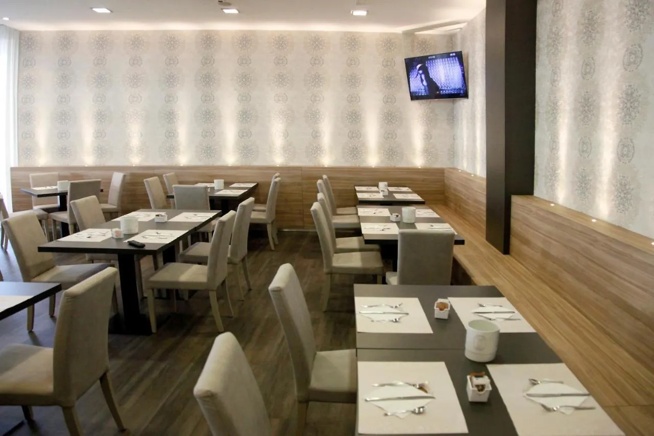 Hotel Majorca Sul Mare In Centro A Riccione 3*,