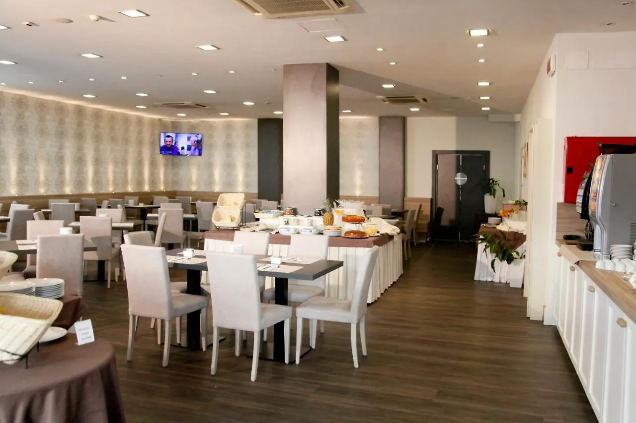 Hotel Majorca Sul Mare In Centro A Riccione 3*,