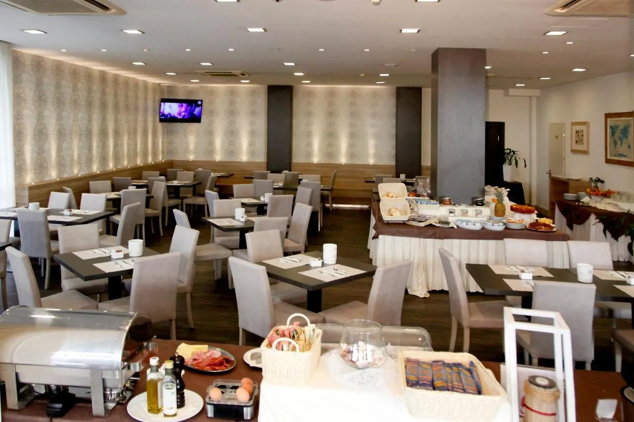 Hotel Majorca Sul Mare In Centro A Riccione